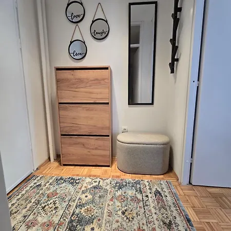 Flower Apartment *